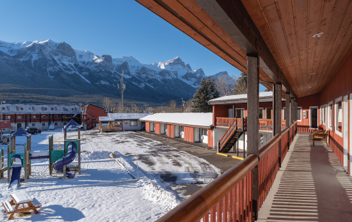 Canmore Ski Lodge - Winter